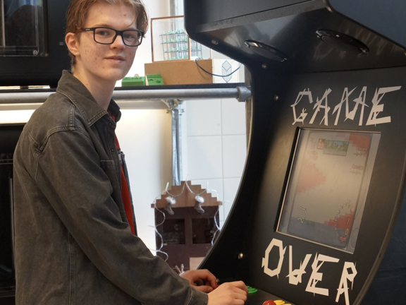 Seth Boon Maakt Arcade Game Machine Als Uniek Meesterstuk